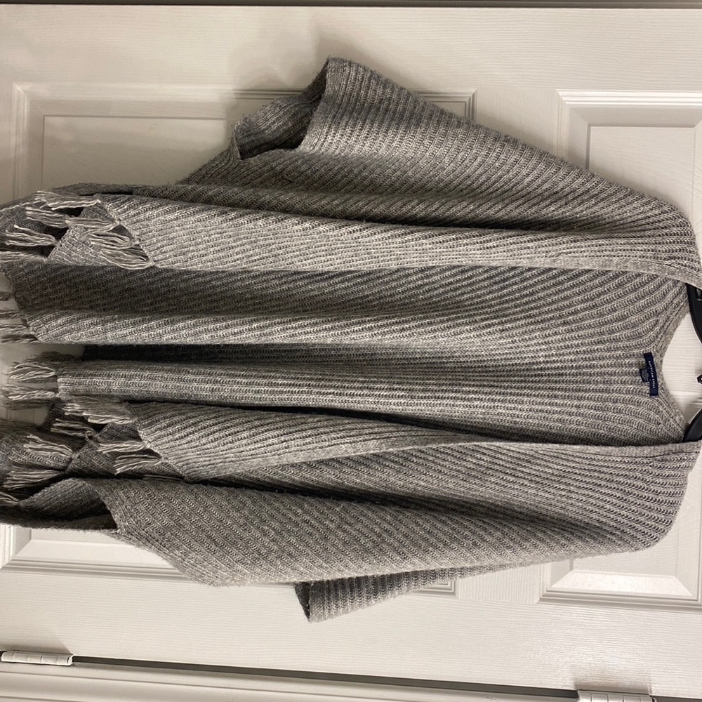American Eagle Gray Shawl